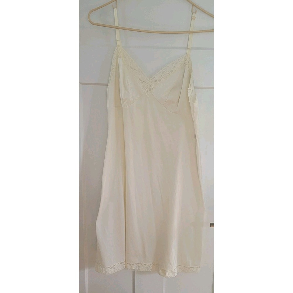 Vtg‎ Vanity Fair Nightgown Womens 38 Off White Lace Trim Slip Dress USA Made